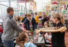 Zahradnictví Chládek, předávání dárkového šeku Zahradnictví Chládek, předávání dárkového šeku