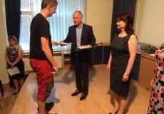 Předávání certifikátů Předávání certifikátů