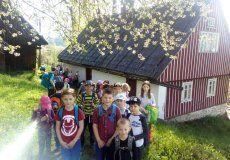 Vzhůru na výlet, začínáme u perníkové chaloupky Vzhůru na výlet, začínáme u perníkové chaloupky