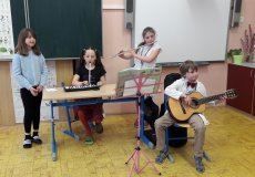 Dnes jsme měli v hudebce malý koncert... Dnes jsme měli v hudebce malý koncert...