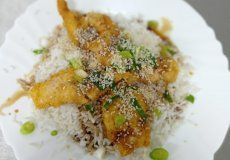 kuřecí stripsy v cornflakes s teriyaki omáčkou