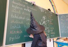 Čarodějnická škola a výuka