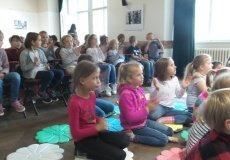Škola písničkou Škola písničkou
