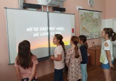 Procvičujeme angličtinu; zpíváme oblíbené písně Procvičujeme angličtinu; zpíváme oblíbené písně