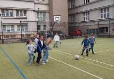 Rádi hrajeme kopanou. Rádi hrajeme kopanou.