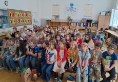 Venku prší, tak si hrajeme na kino.