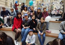 Naše redakce v atriu univerzity