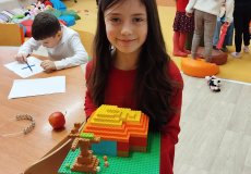 Maruška s lego domkem