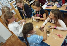 Vyrábíme na adventní trhy.