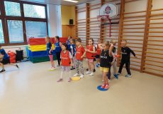 Sportík s trenérkou házené