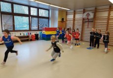 Sportík s trenérkou házené