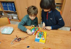 Zaujati novou hrou, Míša a Max