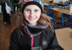 Skleněná nádobka zdobená mozaikou s Luckou.