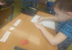 Skládáme a píšeme věty