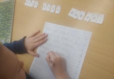 Skládáme a píšeme věty