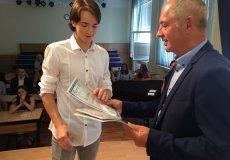 Předávání certifikátů Předávání certifikátů