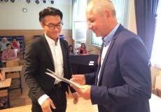 Předávání certifikátů Předávání certifikátů