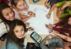 V třídnických hodinách každý čtvrtrk společně pracujeme na tom, aby nám všem bylo spolu hezky... V třídnických hodinách každý čtvrtrk společně pracujeme na tom, aby nám všem bylo spolu hezky...
